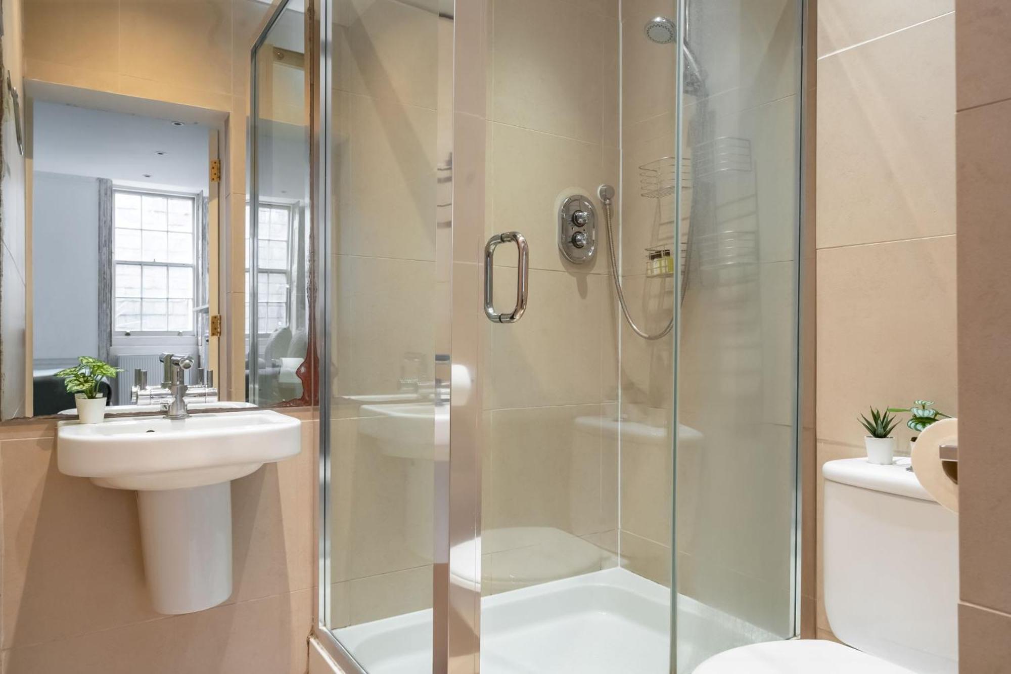 Vauxhall - 2Br With Patio - Cityapartmentstay 런던 외부 사진